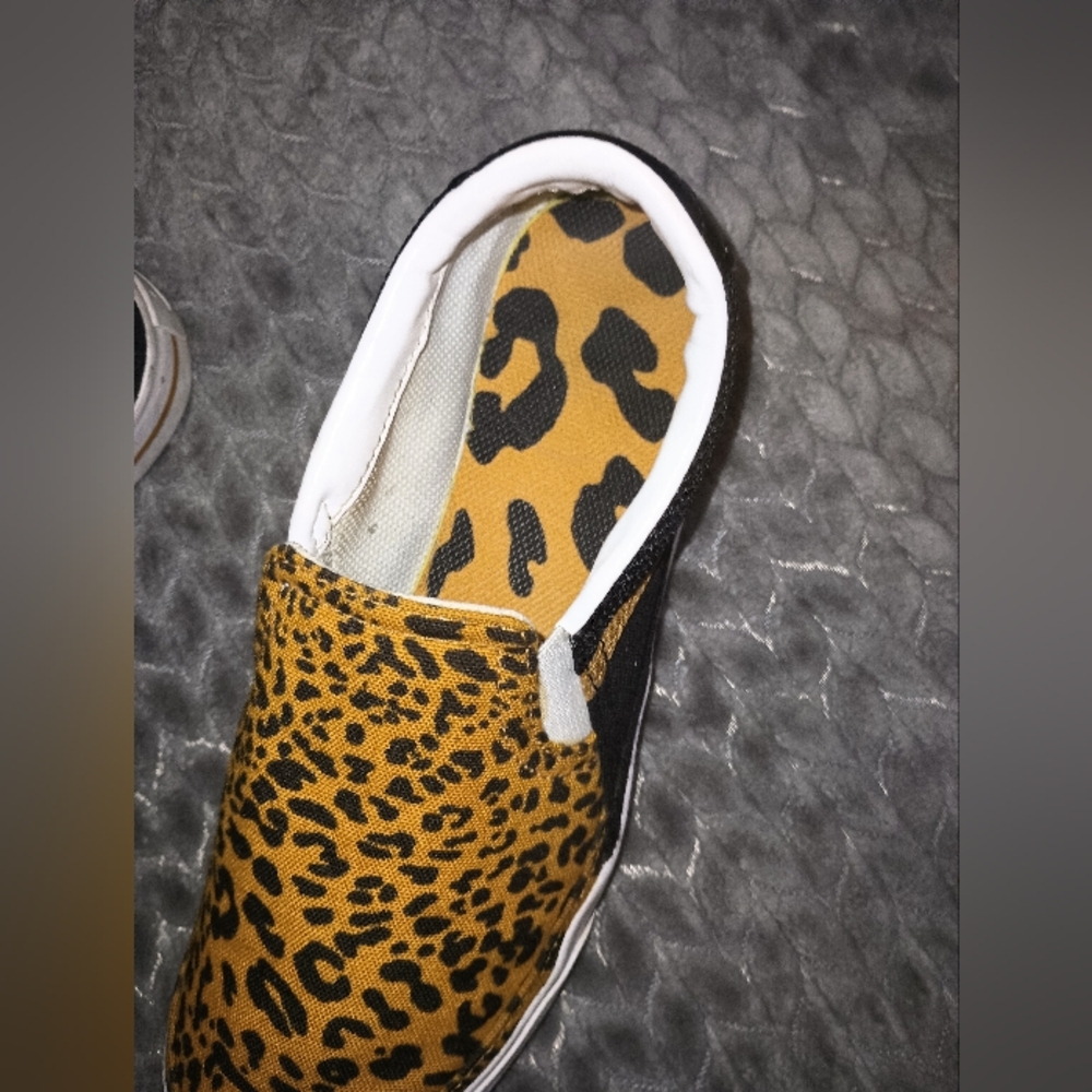 ✨Nike Women’s Court Legacy Leopard Slip-On Casual Sneaker 🐆👟 Pre-owned - Picture 9 of 9